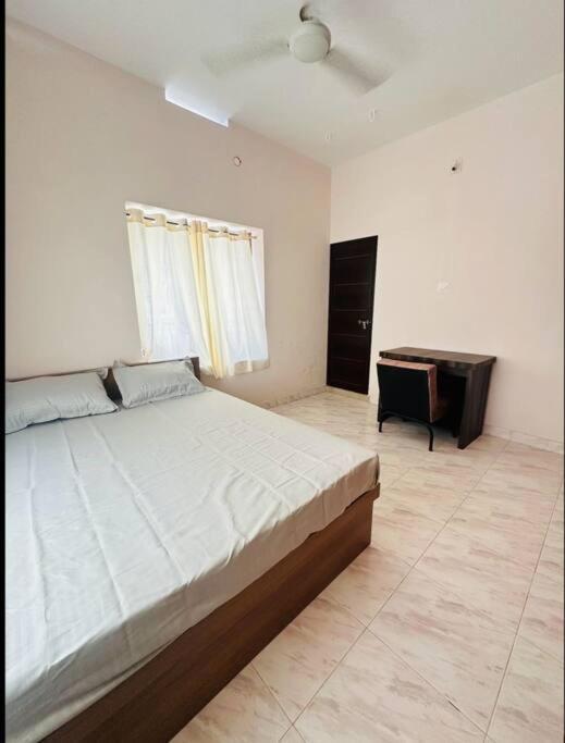 Home At Guruvayur 2 Ac Room,1 Single Bed,Kitchen Exteriér fotografie