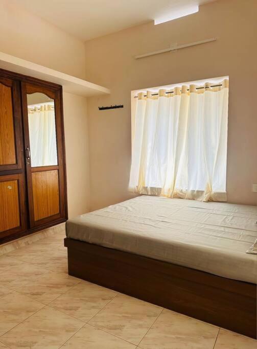 Home At Guruvayur 2 Ac Room,1 Single Bed,Kitchen Exteriér fotografie