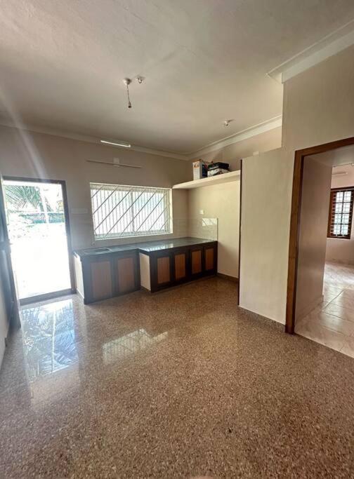 Home At Guruvayur 2 Ac Room,1 Single Bed,Kitchen Exteriér fotografie