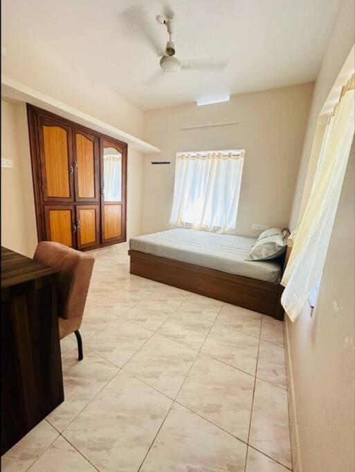 Home At Guruvayur 2 Ac Room,1 Single Bed,Kitchen Exteriér fotografie