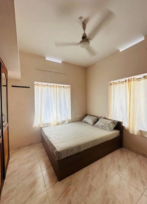Home At Guruvayur 2 Ac Room,1 Single Bed,Kitchen Exteriér fotografie